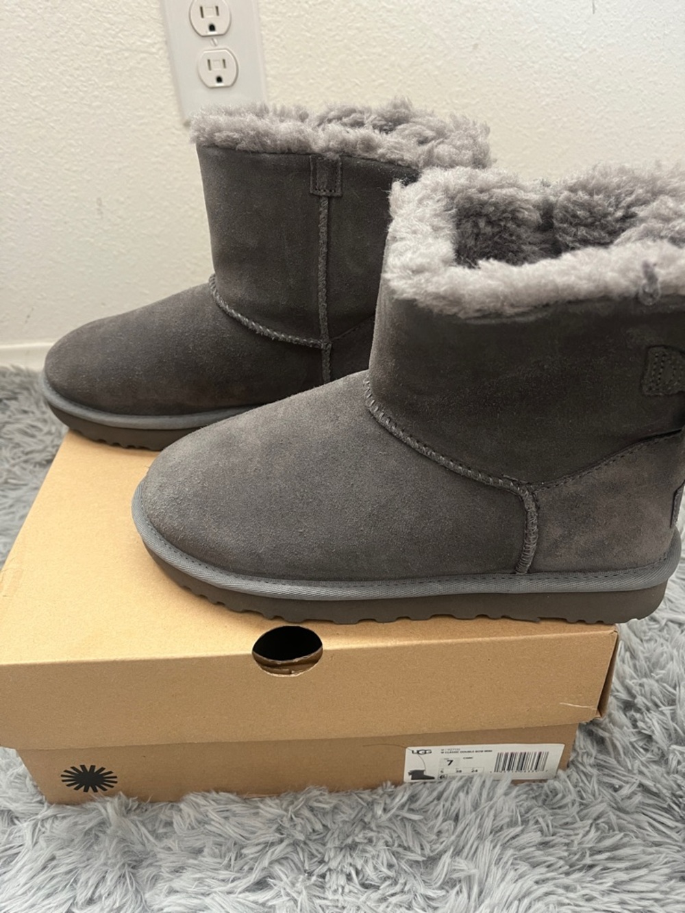 UGG Charcoal Gray Shearling Bow Back Ankle Boots - Picture 4 of 6